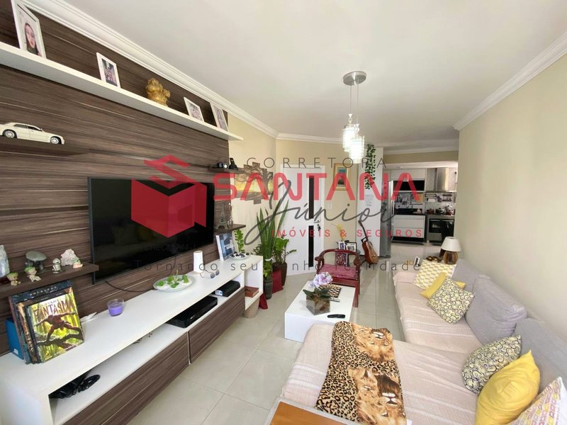 Apartamento Nascente, com 3 quartos em Buraquinho. (INDISPONÍVEL) Rua Priscila B Dutra Lauro de Freitas - 