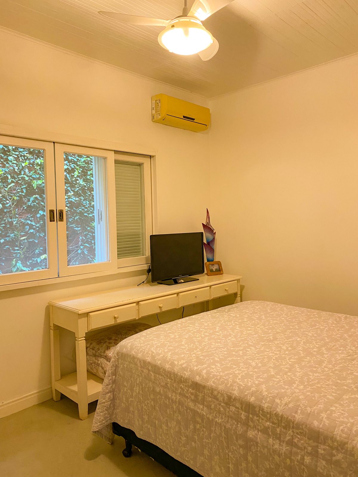 CASA NA PRAIA DE JUQUEHY COM 2 DORMIT&Oacute;RIOS DISPON&Iacute;VEL LOCA&Ccedil;&Atilde;O DI&Aacute;RIA Rua Teotônio Serafim dos Santos São Sebastião - 