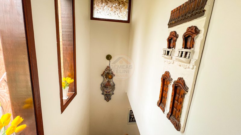 Casa em Condomínio na Av. Principal da Praia de Juquehy - LOCAÇÕES Avenida Mãe Bernarda São Sebastião - 