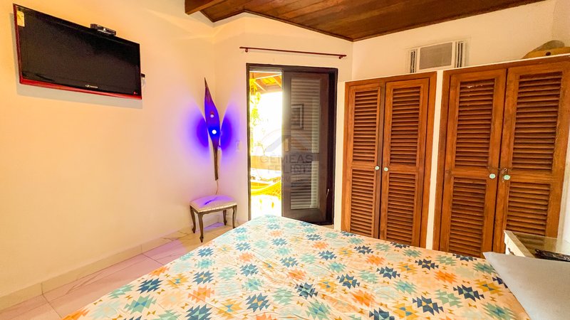 Casa em Condomínio na Av. Principal da Praia de Juquehy - LOCAÇÕES Avenida Mãe Bernarda São Sebastião - 
