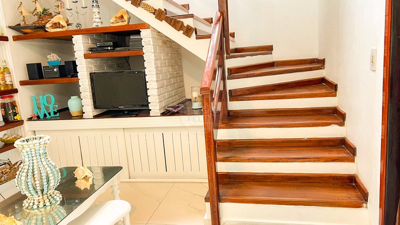Casa em Condomínio na Av. Principal da Praia de Juquehy - LOCAÇÕES Avenida Mãe Bernarda São Sebastião - 