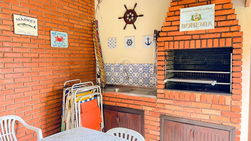 Casa em Condomínio na Av. Principal da Praia de Juquehy - LOCAÇÕES Avenida Mãe Bernarda São Sebastião - 