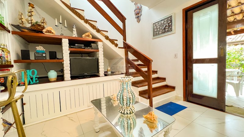Casa em Condomínio na Av. Principal da Praia de Juquehy - LOCAÇÕES Avenida Mãe Bernarda São Sebastião - 