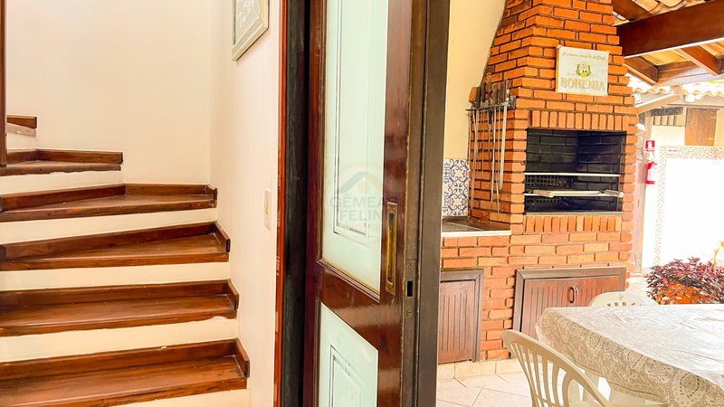 Casa em Condomínio na Av. Principal da Praia de Juquehy - LOCAÇÕES Avenida Mãe Bernarda São Sebastião - 