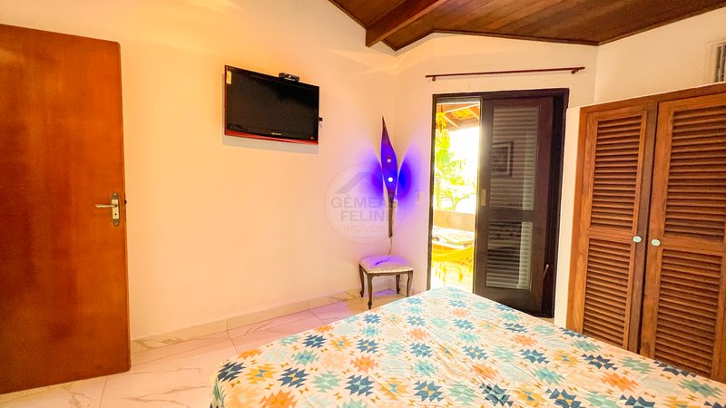 Casa em Condomínio na Av. Principal da Praia de Juquehy - LOCAÇÕES Avenida Mãe Bernarda São Sebastião - 