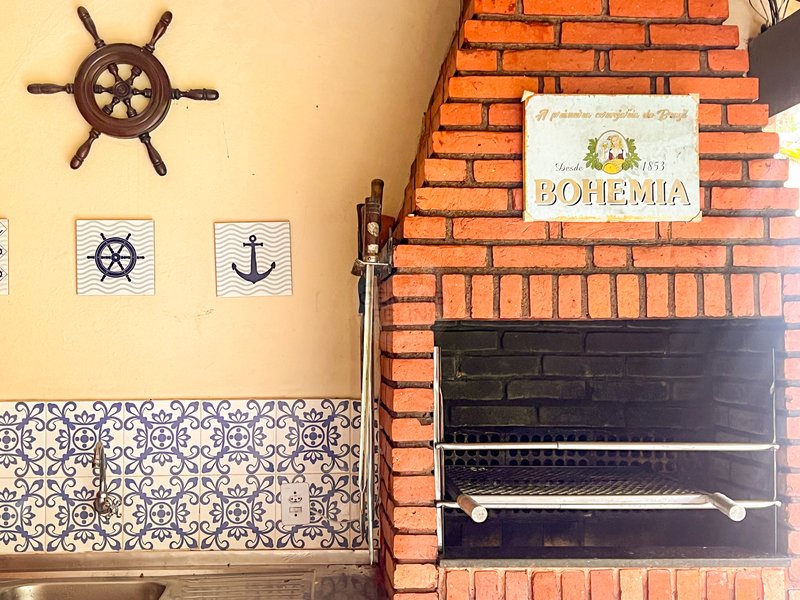 Casa em Condomínio na Av. Principal da Praia de Juquehy - LOCAÇÕES Avenida Mãe Bernarda São Sebastião - 