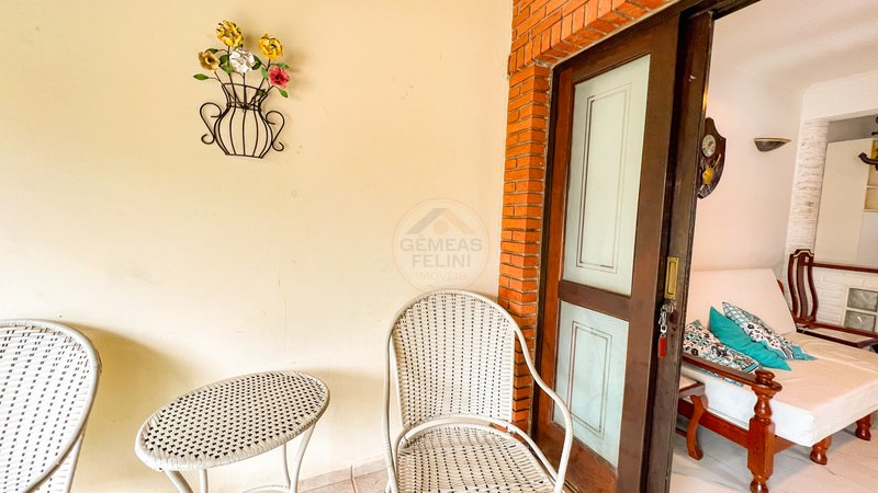 Casa em Condomínio na Av. Principal da Praia de Juquehy - LOCAÇÕES Avenida Mãe Bernarda São Sebastião - 
