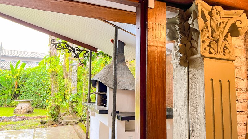 Casa com jardim na Praia de Juquehy  São Sebastião - 