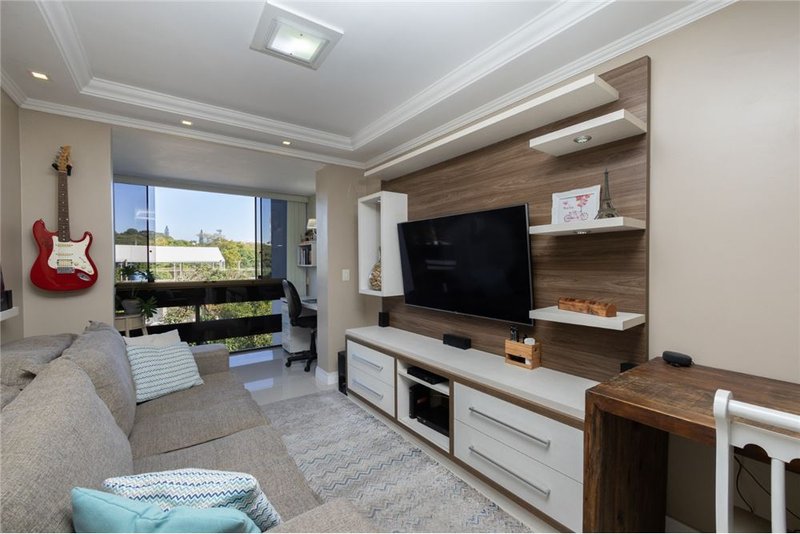 Apartamento mobilado á 100m da Av Otto Niemeyer Camaquã Porto Alegre - 