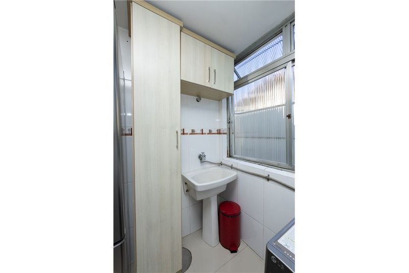 Apartamento mobilado á 100m da Av Otto Niemeyer Camaquã Porto Alegre - 