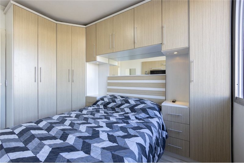 Apartamento mobilado á 100m da Av Otto Niemeyer Camaquã Porto Alegre - 