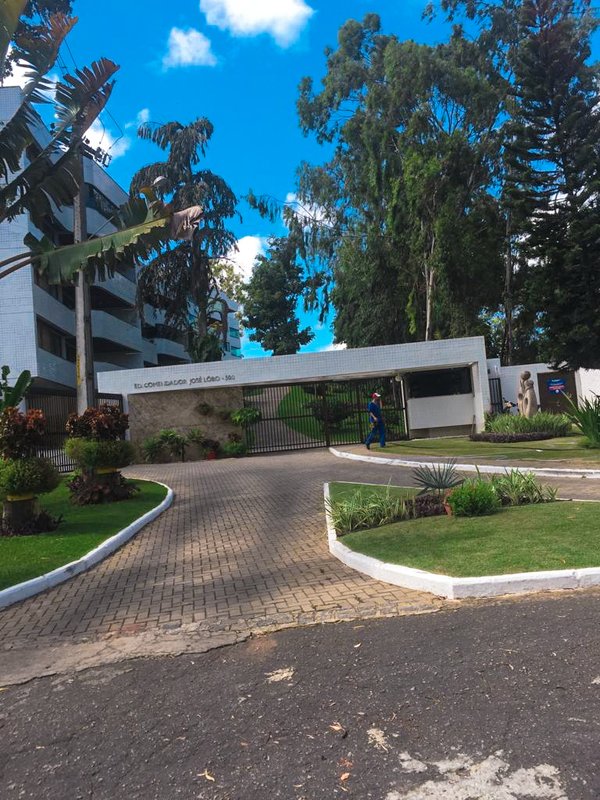 Apartamento à Venda com 4 quartos sendo 4 suítes e 4 vagas com 200mt2 por R$ 2.300.000 Rua Antônio Batista de Souza Recife - 