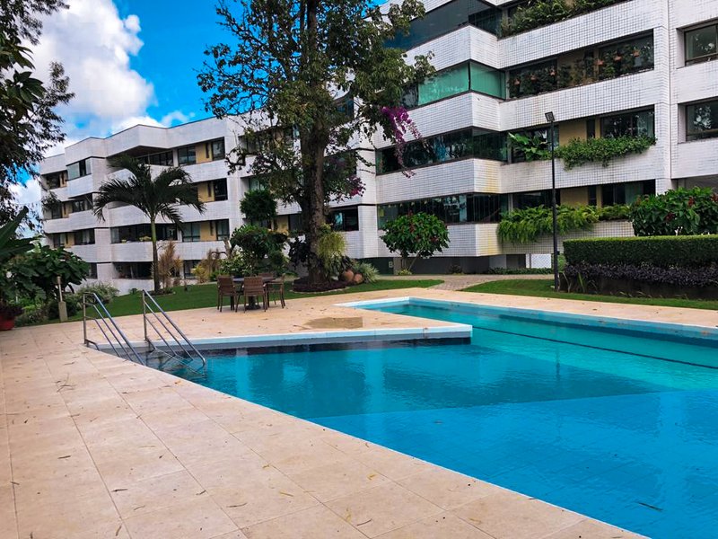 Apartamento à Venda com 4 quartos sendo 4 suítes e 4 vagas com 200mt2 por R$ 2.300.000 Rua Antônio Batista de Souza Recife - 