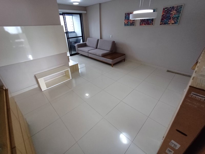 98m², 3 quartos/1 suíte, 2 vagas de garagem, varanda, dependência completa, nascente Rua João da Silva Teles Recife - 