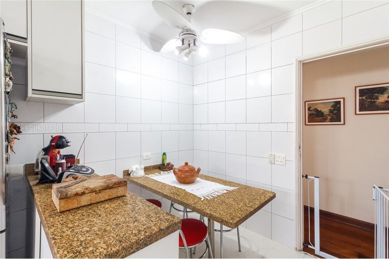 Apartamento com 4 dormitórios de 172m² Morais de Barros São Paulo - 