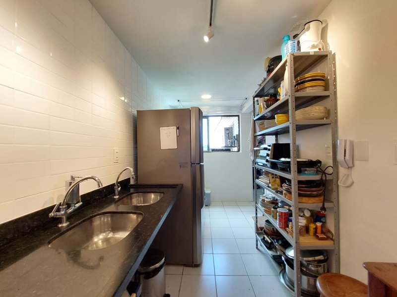 89,9 m². 3 quartos (1 ste). 2 vagas de garagem. Área de lazer completa Rua Luiz Guimarães Recife - 
