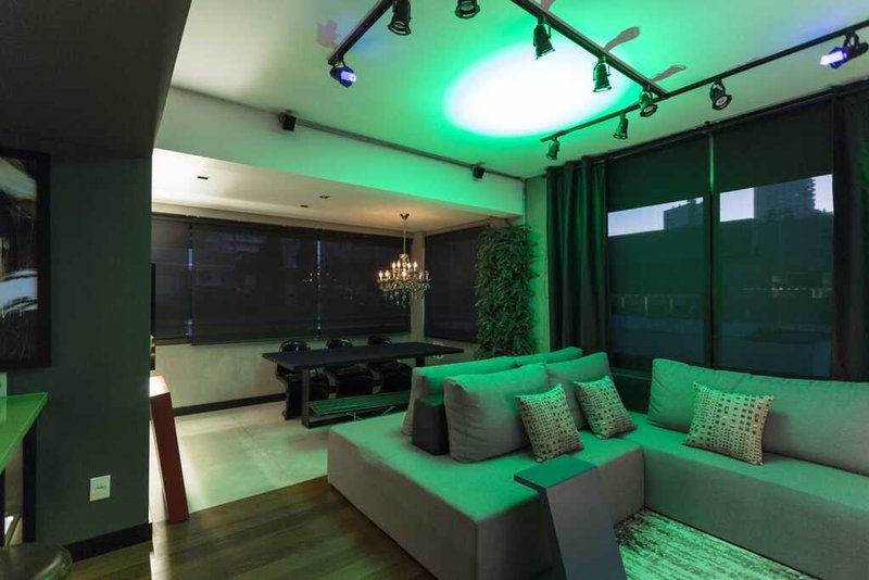 Apartamento Edifício Condado de Wimbledon Apto 303 1 suíte 94m² Marquês do Pombal Porto Alegre - 