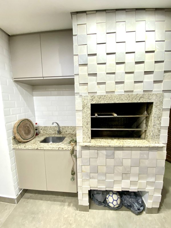 R$ 900.000 - MARAVILHOSA CASA EM CONDOMÍNIO FECHADO - 175M2 - 3 DORM - 2 VAGAS - INFRA Rua Eroni Soares Machado Porto Alegre - 