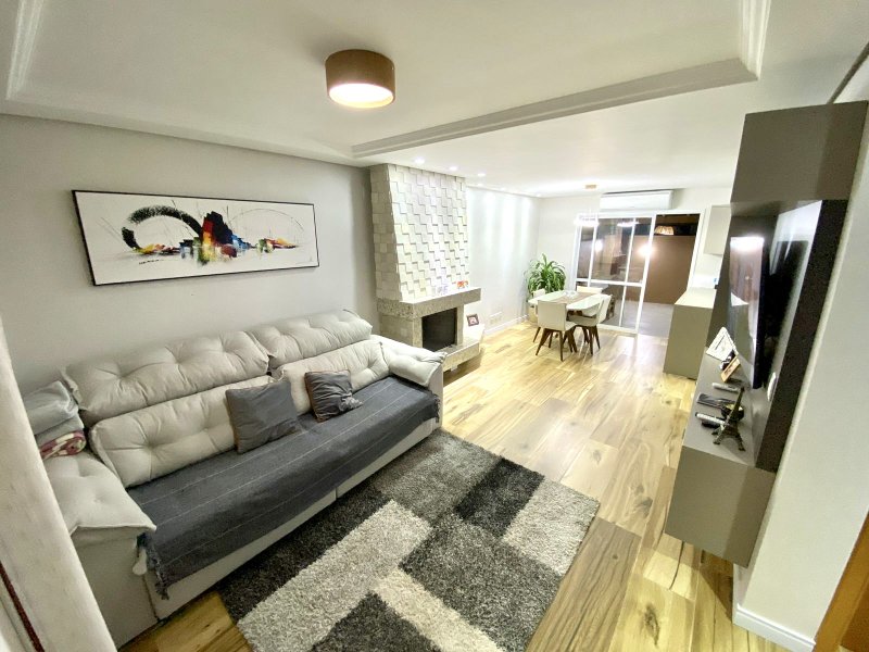 R$ 900.000 - MARAVILHOSA CASA EM CONDOMÍNIO FECHADO - 175M2 - 3 DORM - 2 VAGAS - INFRA Rua Eroni Soares Machado Porto Alegre - 