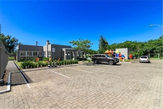 R$ 900.000 - MARAVILHOSA CASA EM CONDOMÍNIO FECHADO - 175M2 - 3 DORM - 2 VAGAS - INFRA Rua Eroni Soares Machado Porto Alegre - 
