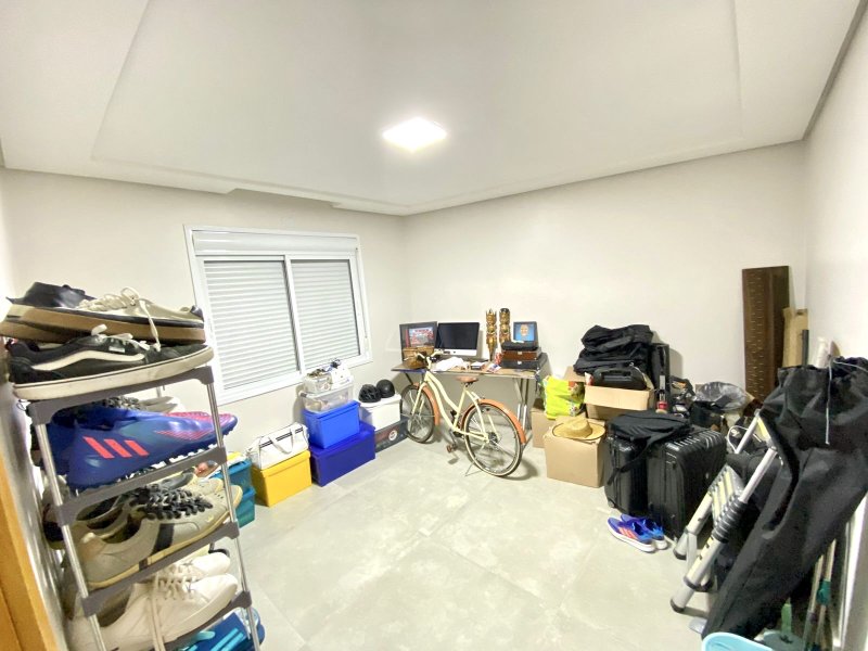 R$ 900.000 - MARAVILHOSA CASA EM CONDOMÍNIO FECHADO - 175M2 - 3 DORM - 2 VAGAS - INFRA Rua Eroni Soares Machado Porto Alegre - 