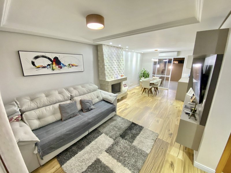 R$ 900.000 - MARAVILHOSA CASA EM CONDOMÍNIO FECHADO - 175M2 - 3 DORM - 2 VAGAS - INFRA Rua Eroni Soares Machado Porto Alegre - 