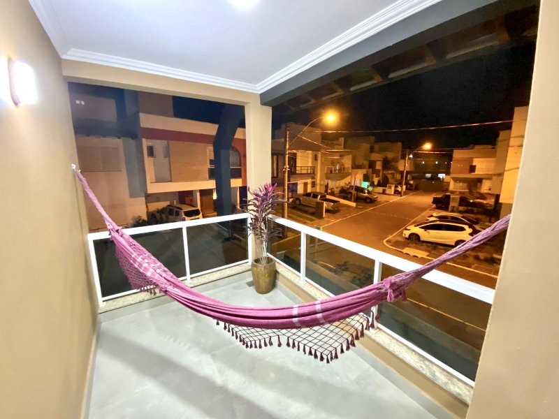 R$ 900.000 - MARAVILHOSA CASA EM CONDOMÍNIO FECHADO - 175M2 - 3 DORM - 2 VAGAS - INFRA Rua Eroni Soares Machado Porto Alegre - 