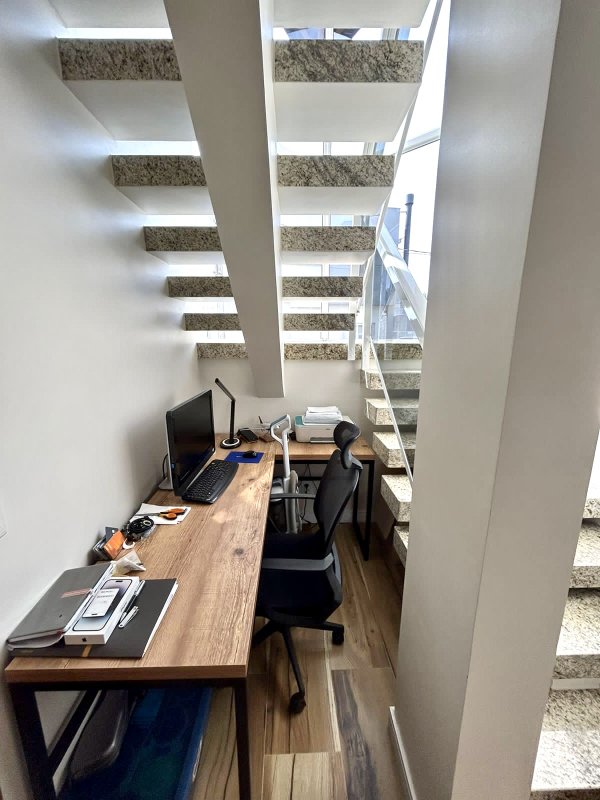 R$ 900.000 - MARAVILHOSA CASA EM CONDOMÍNIO FECHADO - 175M2 - 3 DORM - 2 VAGAS - INFRA Rua Eroni Soares Machado Porto Alegre - 