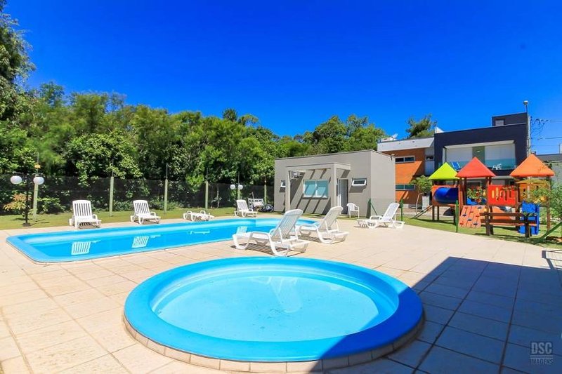 R$ 900.000 - MARAVILHOSA CASA EM CONDOMÍNIO FECHADO - 175M2 - 3 DORM - 2 VAGAS - INFRA Rua Eroni Soares Machado Porto Alegre - 