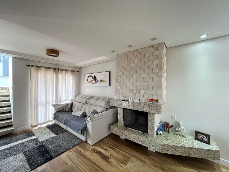 R$ 900.000 - MARAVILHOSA CASA EM CONDOMÍNIO FECHADO - 175M2 - 3 DORM - 2 VAGAS - INFRA Rua Eroni Soares Machado Porto Alegre - 