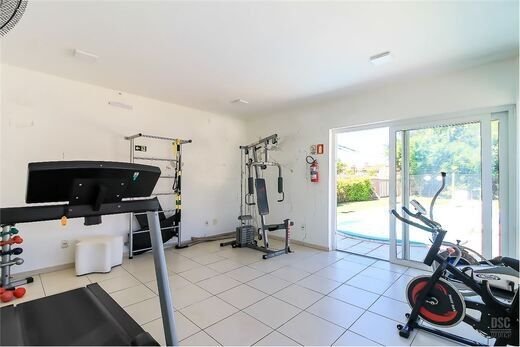 R$ 900.000 - MARAVILHOSA CASA EM CONDOMÍNIO FECHADO - 175M2 - 3 DORM - 2 VAGAS - INFRA Rua Eroni Soares Machado Porto Alegre - 