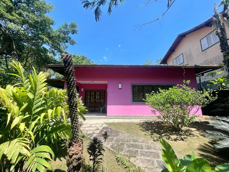 Casa de alto padrão em condomínio em Guapimirim Estrada do Limoeiro Guapimirim - 