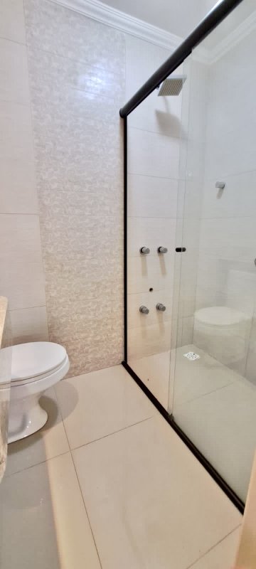 R$ 375.000 - OPORTUNIDADE - LINDO APARTAMENTO TÉRREO - 75M2 - 2 DORM - SUÍTE - VAGA Rua Santa Catarina Porto Alegre - 