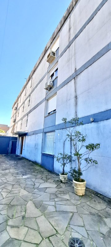 R$ 375.000 - OPORTUNIDADE - LINDO APARTAMENTO TÉRREO - 75M2 - 2 DORM - SUÍTE - VAGA Rua Santa Catarina Porto Alegre - 