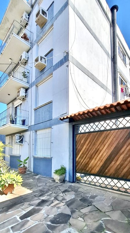 R$ 375.000 - OPORTUNIDADE - LINDO APARTAMENTO TÉRREO - 75M2 - 2 DORM - SUÍTE - VAGA Rua Santa Catarina Porto Alegre - 