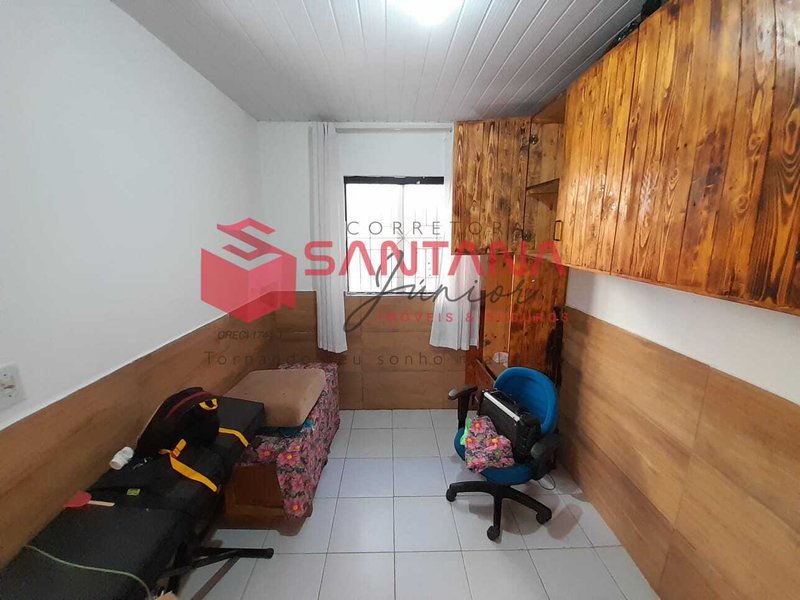 Casa para locação no centro de Abrantes, com três quartos. (INDISPONÍVEL) Rua do Caminhoneiro Camaçari - 