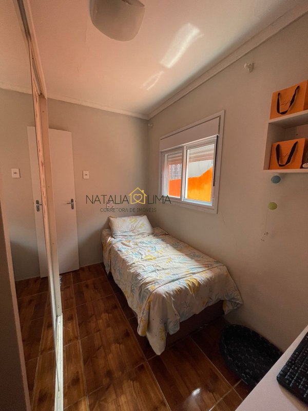 Casa Com 2 dormitórios ,duas vagas e edícula nos fundos .125 m² por R$ 509.000 Rua Miguel Jorge Taboão da Serra - 