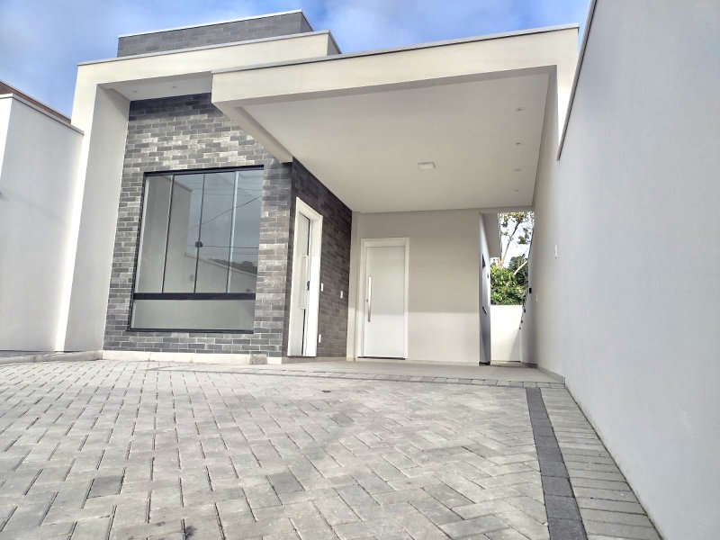 CASA COM 1 SUÍTE MAIS 2 DORMITÓRIOS NO BAIRRO DOM JOAQUIM - Brusque - 