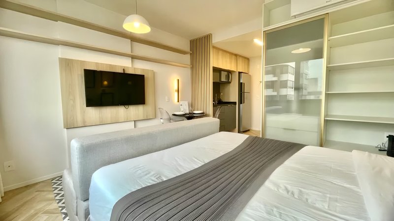 R$ 470.000 - LUCAS BY YOO - STUDIO - PORTEIRA FECHADA - VAGA - INFRA COMPLETA Rua Tenente-Coronel Fabrício Pilar Porto Alegre - 