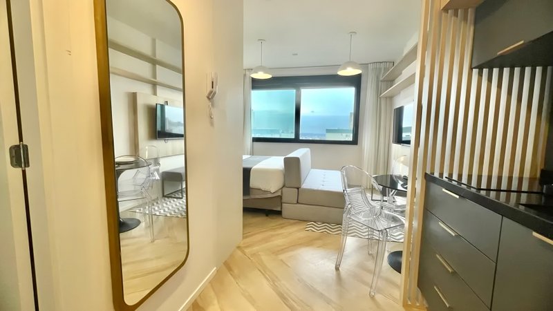 R$ 470.000 - LUCAS BY YOO - STUDIO - PORTEIRA FECHADA - VAGA - INFRA COMPLETA Rua Tenente-Coronel Fabrício Pilar Porto Alegre - 
