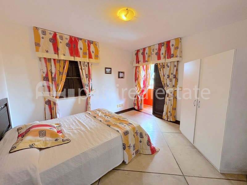 Casa com 582 m² em terreno de 1160 m² 6 quartos 7 wc 12 Vagas. De Lourdes - Fortaleza - CE Rua Professor Mozart Solon Fortaleza - 