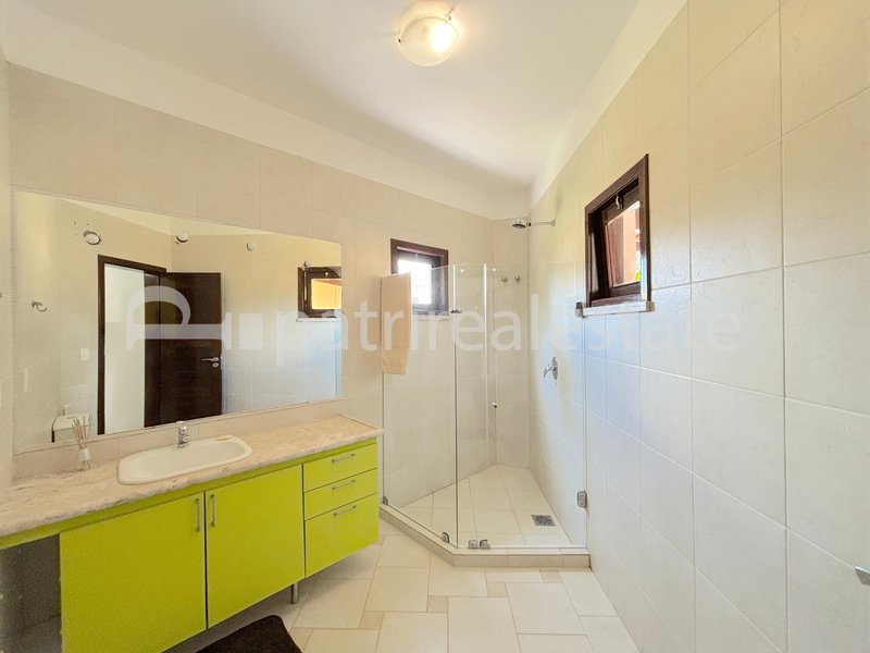 Casa com 582 m² em terreno de 1160 m² 6 quartos 7 wc 12 Vagas. De Lourdes - Fortaleza - CE Rua Professor Mozart Solon Fortaleza - 