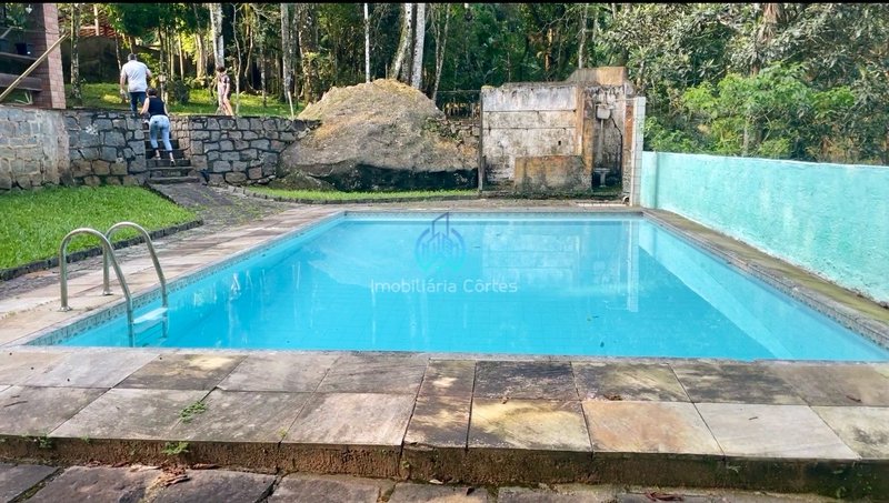 Baixou o preço - propriedade rara e exclusiva com cachoeira privada, área total 3.780 m2 Estrada dos Italianos Guapimirim - 