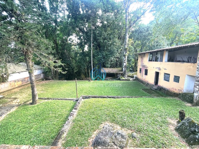 Baixou o preço - propriedade rara e exclusiva com cachoeira privada, área total 3.780 m2 Estrada dos Italianos Guapimirim - 