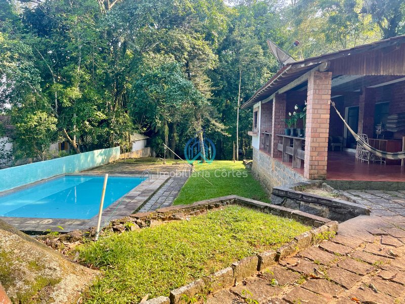 Baixou o preço - propriedade rara e exclusiva com cachoeira privada, área total 3.780 m2 Estrada dos Italianos Guapimirim - 