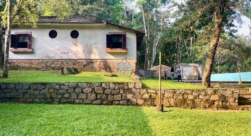 Baixou o preço - propriedade rara e exclusiva com cachoeira privada, área total 3.780 m2 Estrada dos Italianos Guapimirim - 