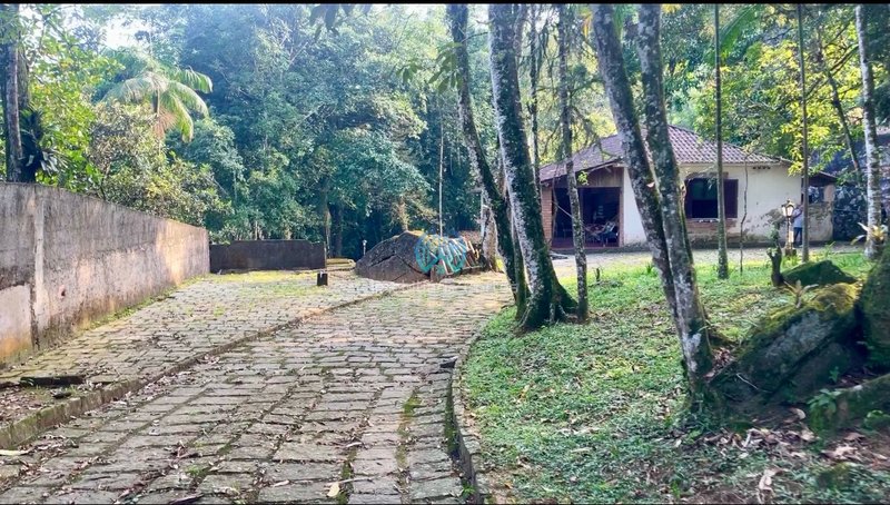 Baixou o preço - propriedade rara e exclusiva com cachoeira privada, área total 3.780 m2 Estrada dos Italianos Guapimirim - 