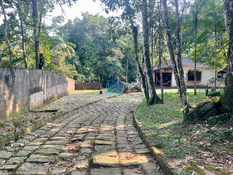 Baixou o preço - propriedade rara e exclusiva com cachoeira privada, área total 3.780 m2 Estrada dos Italianos Guapimirim - 