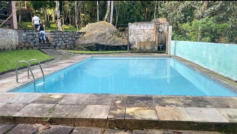 Baixou o preço - propriedade rara e exclusiva com cachoeira privada, área total 3.780 m2 Estrada dos Italianos Guapimirim - 