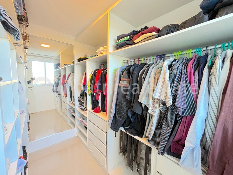 Apartamento no Living Resort com 145 m² 4 Quartos 5 banheiros e 3 vagas. Dunas - Fortaleza Rua Bento Albuquerque Fortaleza - 